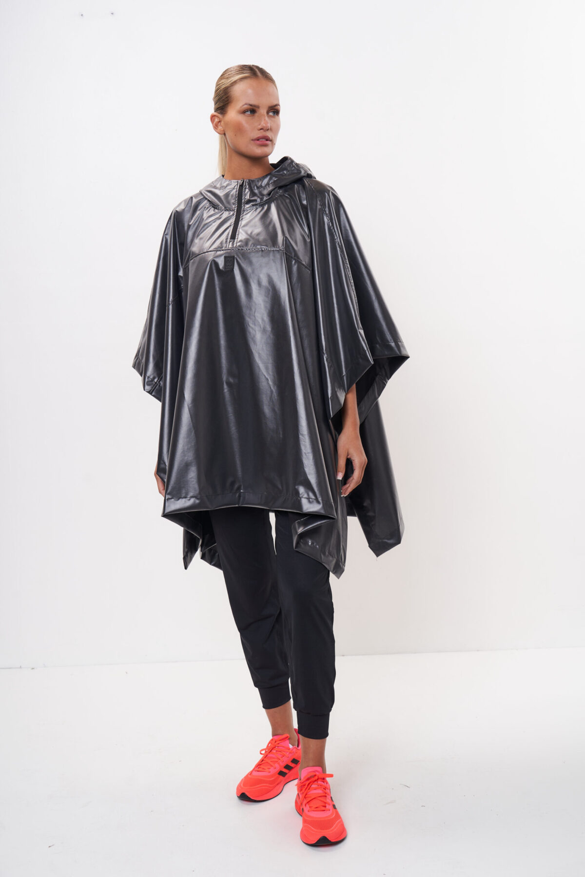 Poncho Akari Pro